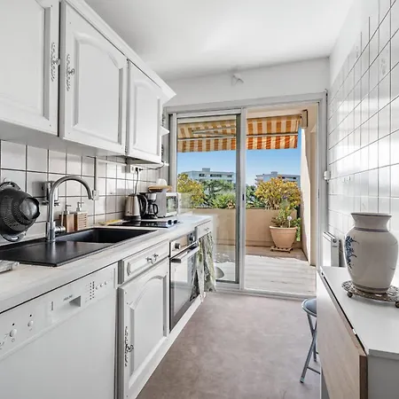 Le Nid Paisible Antibes Vue Sur Mer - Welkeys